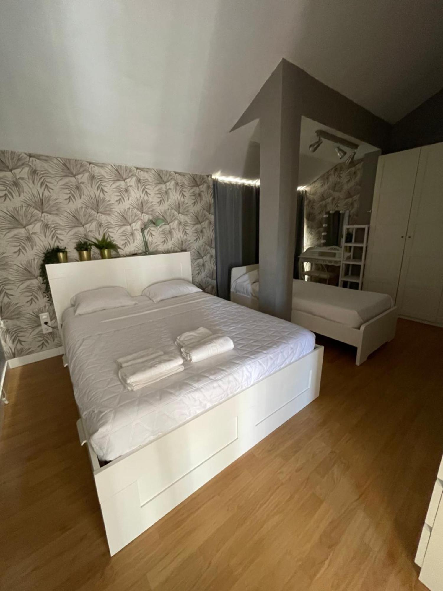 Mediterranean House - Habitaciones Privadas En Casa Compartida 梅里那德奥拉菲 外观 照片