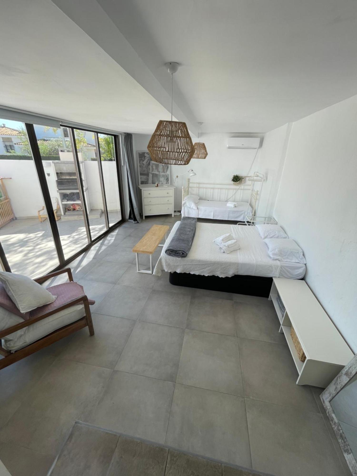 Mediterranean House - Habitaciones Privadas En Casa Compartida 梅里那德奥拉菲 外观 照片