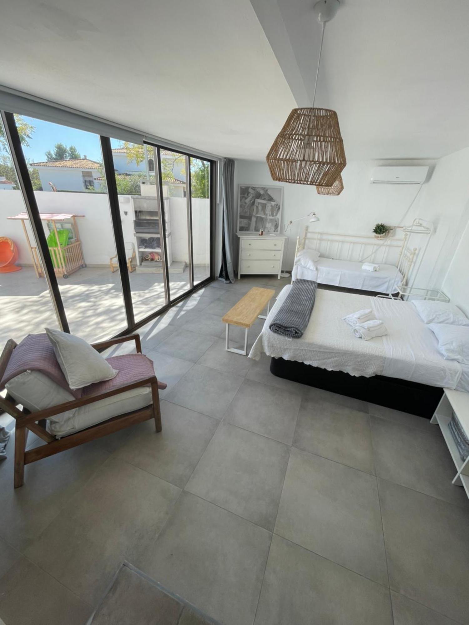 Mediterranean House - Habitaciones Privadas En Casa Compartida 梅里那德奥拉菲 外观 照片