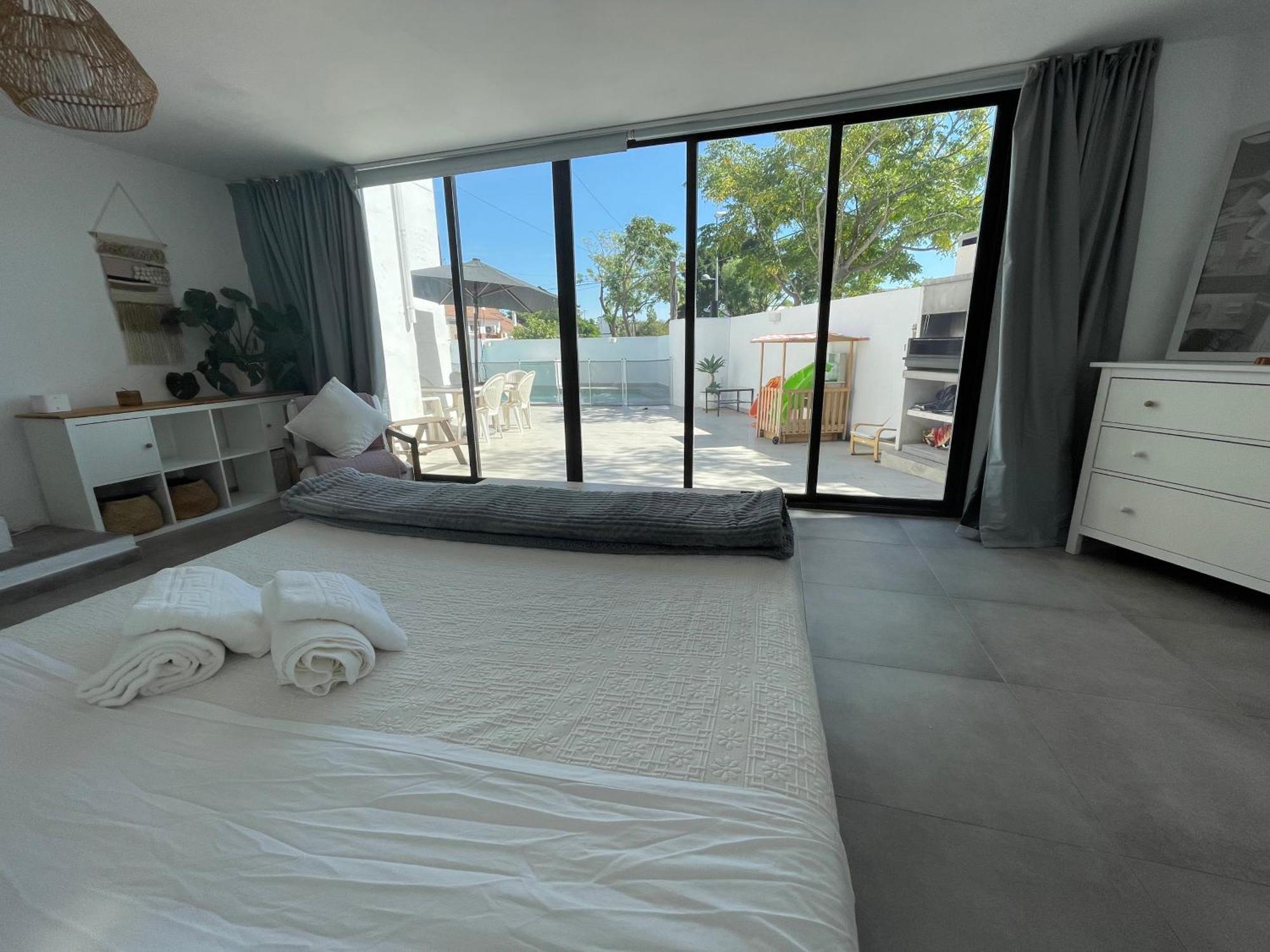 Mediterranean House - Habitaciones Privadas En Casa Compartida 梅里那德奥拉菲 外观 照片
