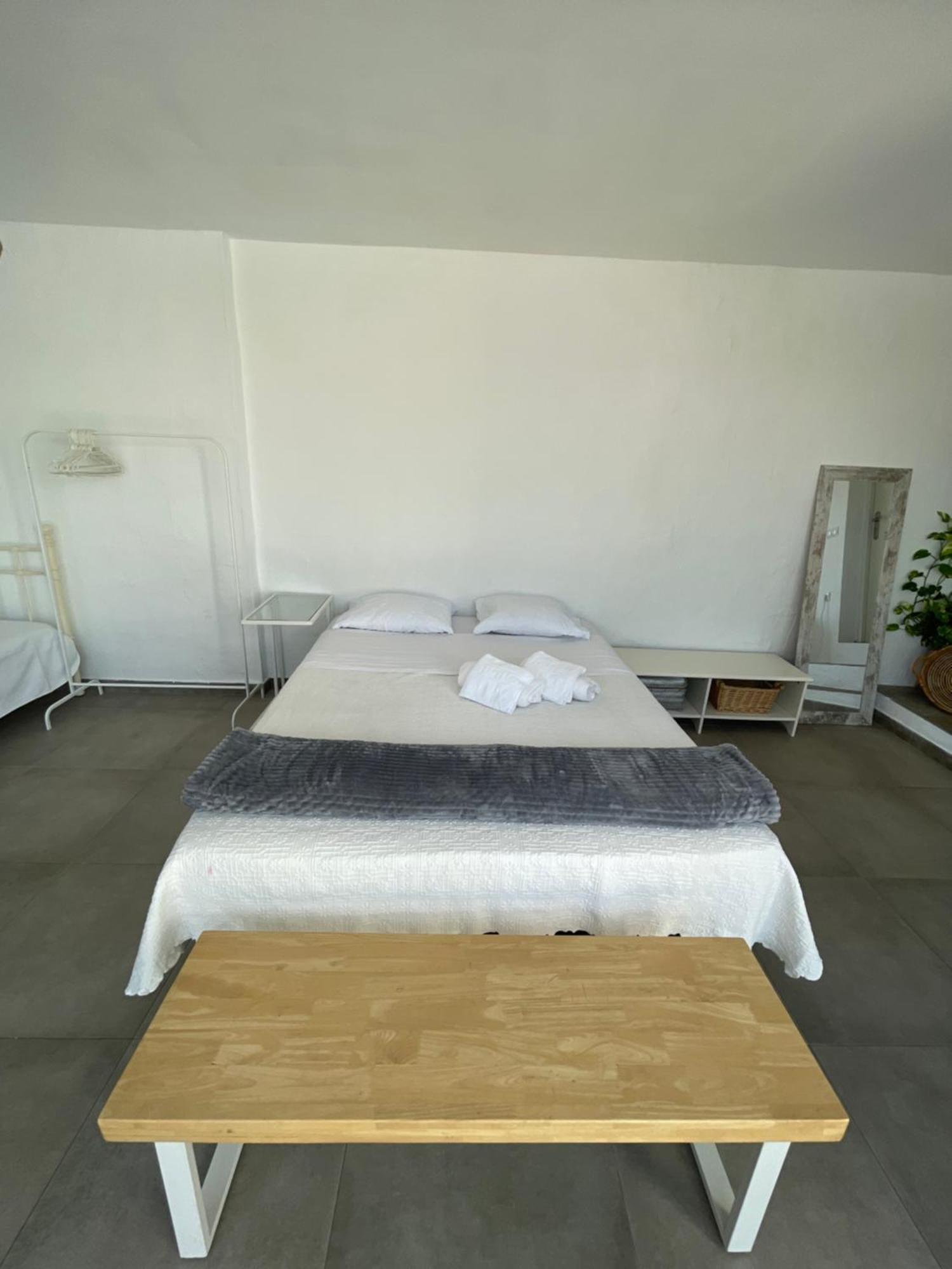 Mediterranean House - Habitaciones Privadas En Casa Compartida 梅里那德奥拉菲 外观 照片